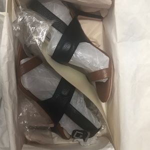 *NEW IN BOX* Carolina Espinosa Hartford heels